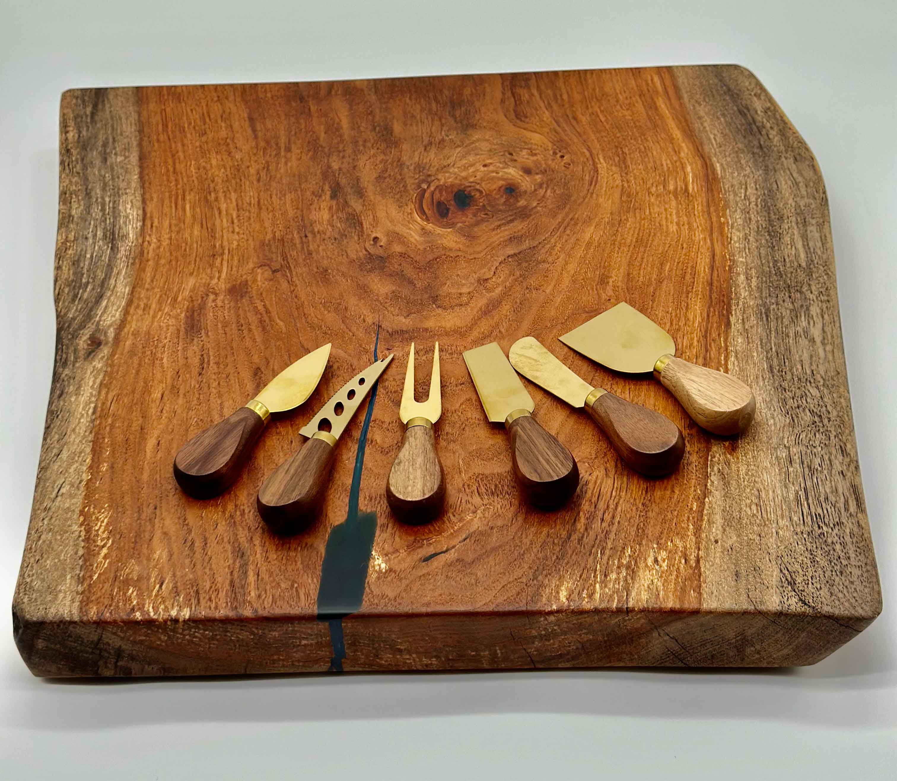 Mesquite Live Edge Charcuterie / Cutting Board With 6 Cheese Knives Set, 18x17x1.75
